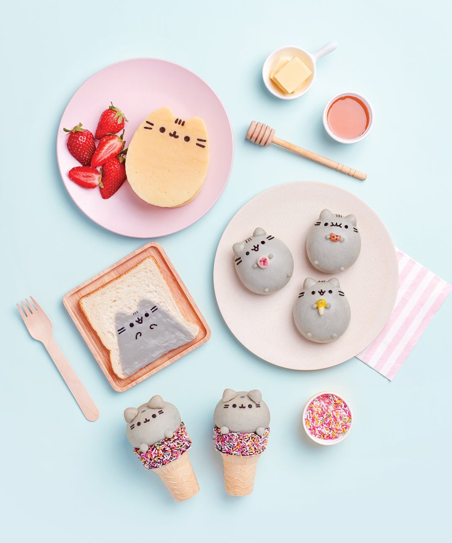 Simon & Schuster Let'S Bake! A Pusheen Cookbook Books & Stationery